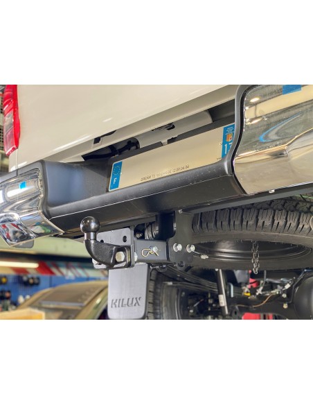 Attelage carré 2" homologué Toyota Hilux Revo