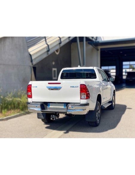 Attelage carré 2" homologué Toyota Hilux Revo