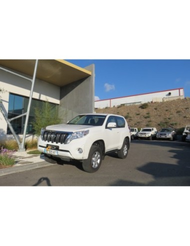 Support de treuil intégrée au pare-chocs...