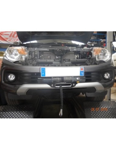 Support de treuil intégrée au pare-chocs...